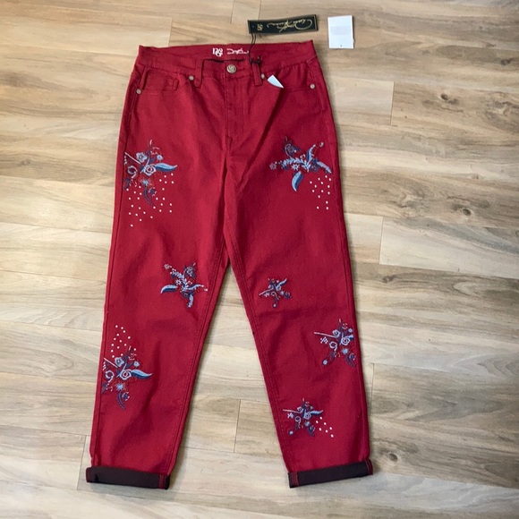 DG2 by Diane Gilman Denim - DG2 By Diane Gilman embroidered floral design Jean w/ stretch  size 10